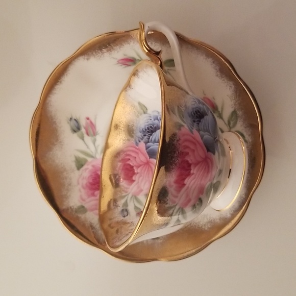 Vintage HTF Royal Albert Bone China Teacup & Saucer #4223 Discontinued - Picture 10 of 17